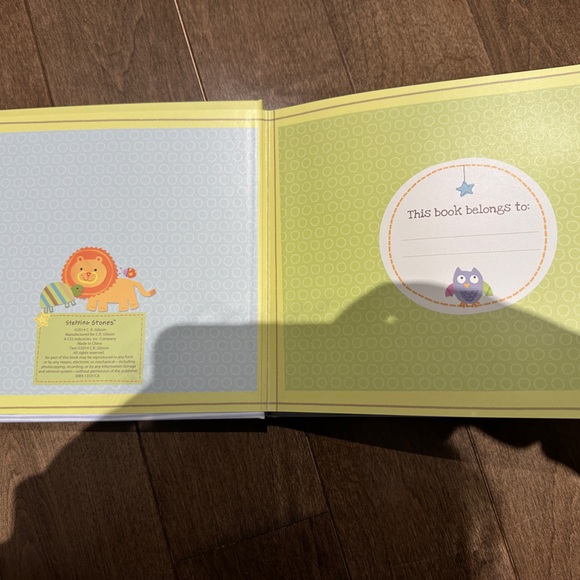 🎁 FREE GIFT WITH PURCHASE when you spend $20 
Baby book - Picture 4 of 5